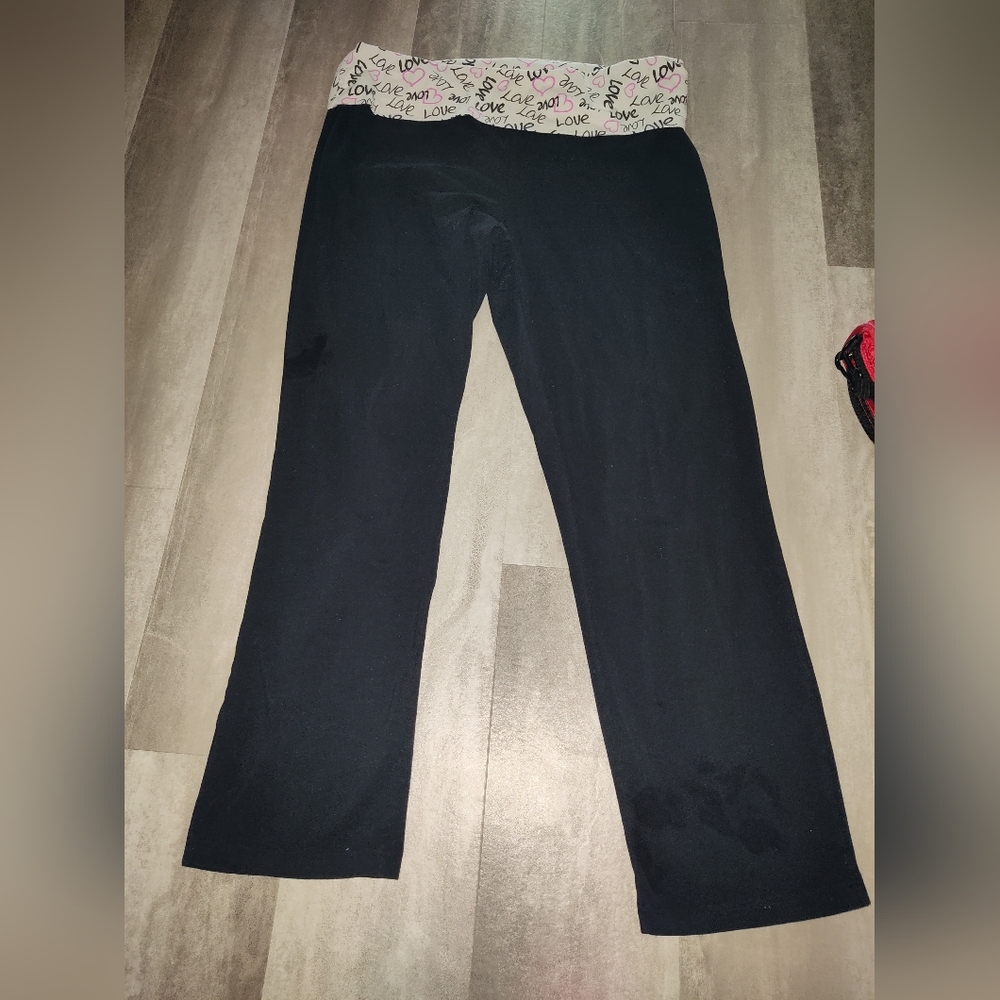 Bobbie Brooks 2X Foldover Yoga Pants Black Love Waistband Stretch